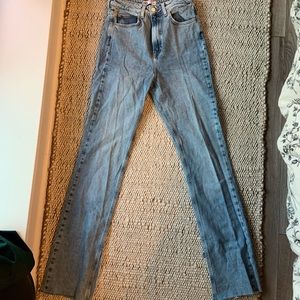 Side slit straight leg light wash jeans